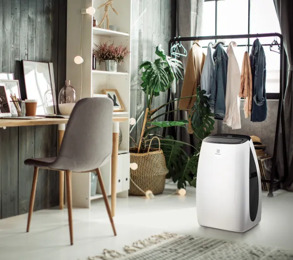 Мобильный кондиционер Electrolux EACM-10 HR/N3 Мобильный кондиционер Electrolux EACM-10 HR/N3